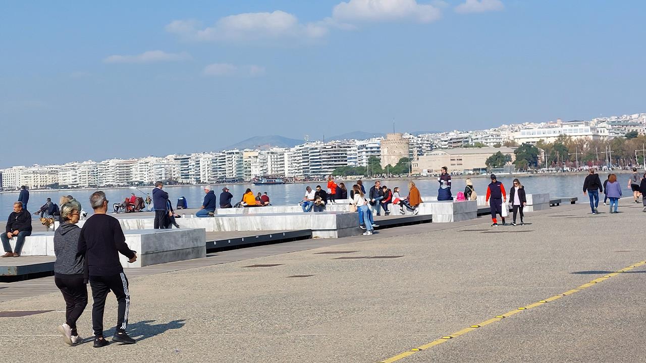 Σε κόκκινο συναγερμό η Θεσσαλονίκη - Ξεπέρασε ήδη το τρίτο κύμα [στοιχεία και πίνακες]