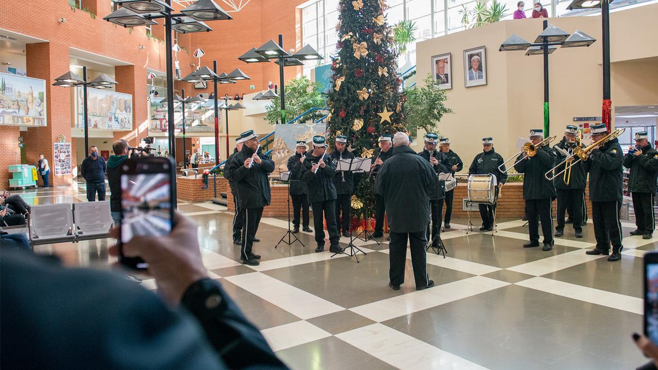 Εορταστική ατμόσφαιρα στο Γ.Ν. Παπαγεωργίου με τη Φιλαρμονική Ορχήστρα του Δήμου Θεσσαλονίκης
