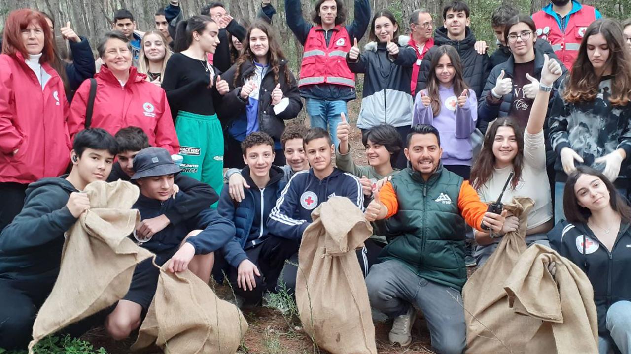 Ο Ελληνικός Ερυθρός Σταυρός διοργάνωσε μεγάλη περιβαλλοντική δράση με μαθητές