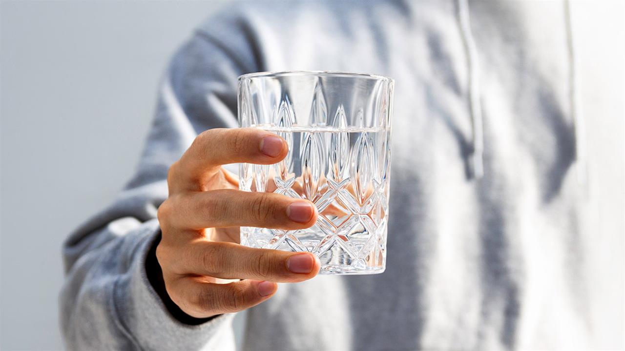 Νερό και αλάτι: Πώς συνδέονται με τη στυτική δυσλειτουργία;