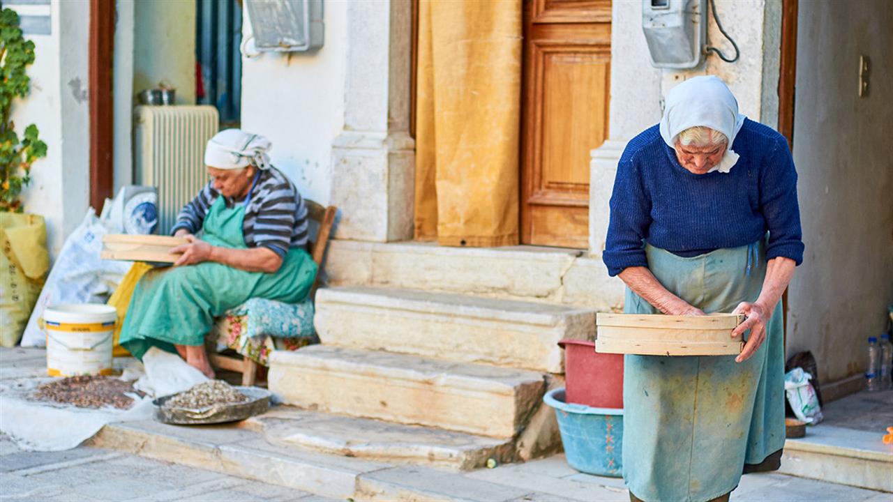 Στα ύψη τα χρόνια υγιούς ζωής των Ελλήνων - Τι δείχνει η σύγκριση με άλλες χώρες [πίνακας]