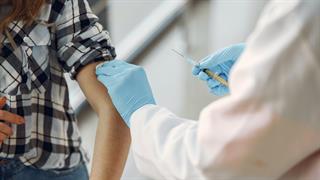 Αναμνηστικός εμβολιασμός:  Έγκριση νέου εμβολίου κατά του κορωνοϊού 