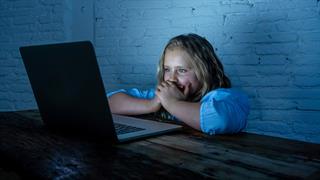 ΠΟΥ: Παρενόχληση μέσω διαδικτύου έχει υποστεί ένα στα έξι παιδιά 11-15 ετών
