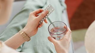 Φάρμακα: Πιο συχνές παρενέργειες στις γυναίκες - Τι δείχνουν οι μελέτες