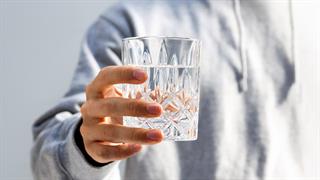 Νερό και αλάτι: Πώς συνδέονται με τη στυτική δυσλειτουργία;