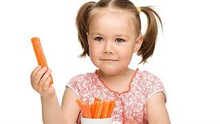 ‘Ερευνα: καθοριστικός ο ρόλος της οικογένειας στην παιδική διατροφή