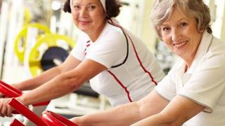Ακόμα και λίγη εβδομαδιαία άσκηση μειώνει τον κίνδυνο θανάτου στους ηλικιωμένους